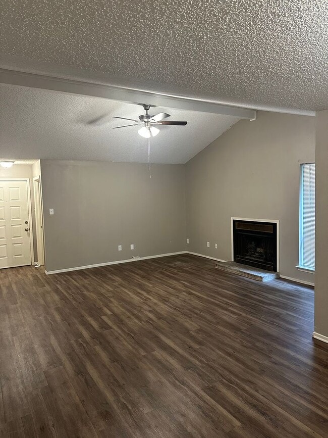 Building Photo - 810 Faircreek Ln