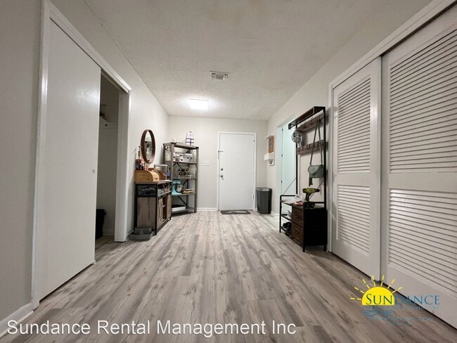 Foto del edificio - 3 br, 2 bath House - 611 Colonial Drive #8