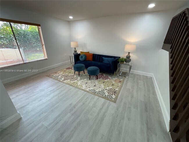 Foto del edificio - 1616 Cypress Pointe Dr