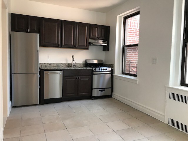 Foto principal - 33-51 73rd St