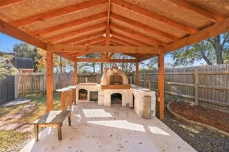 Building Photo - 20510 Pioneer Bend Ct