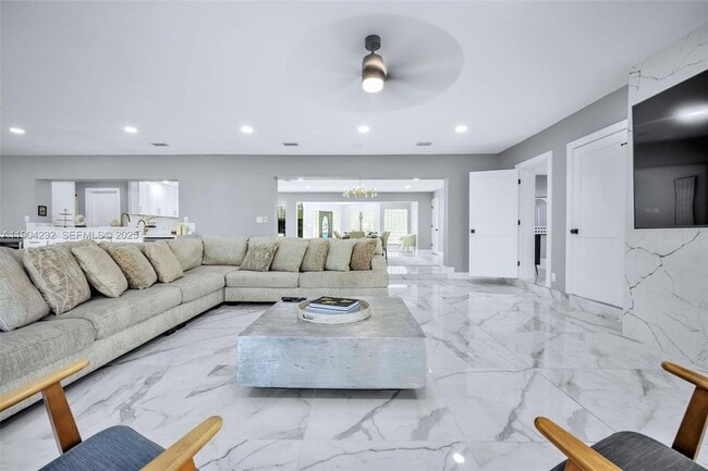 Foto del edificio - 1030 SW 14th Terrace