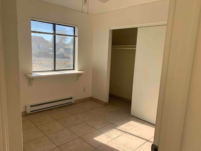 Foto del edificio - 8618 E Warren Rd