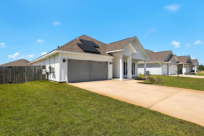 Building Photo - "$400 Off The First Full Month's Rent – Electricity Included!"