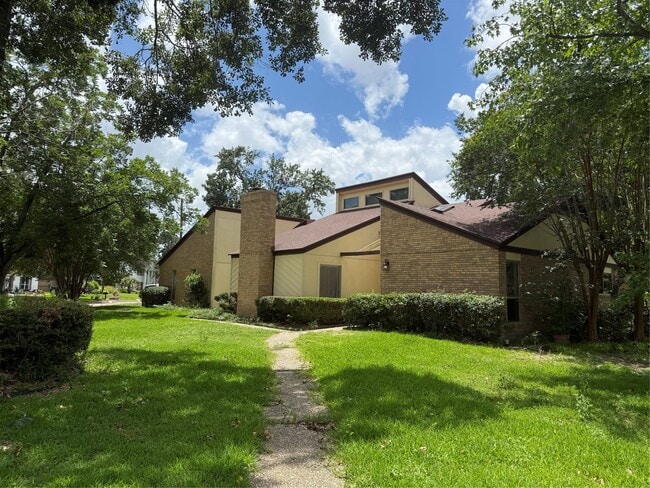 Building Photo - 13103 Holston Hills Dr