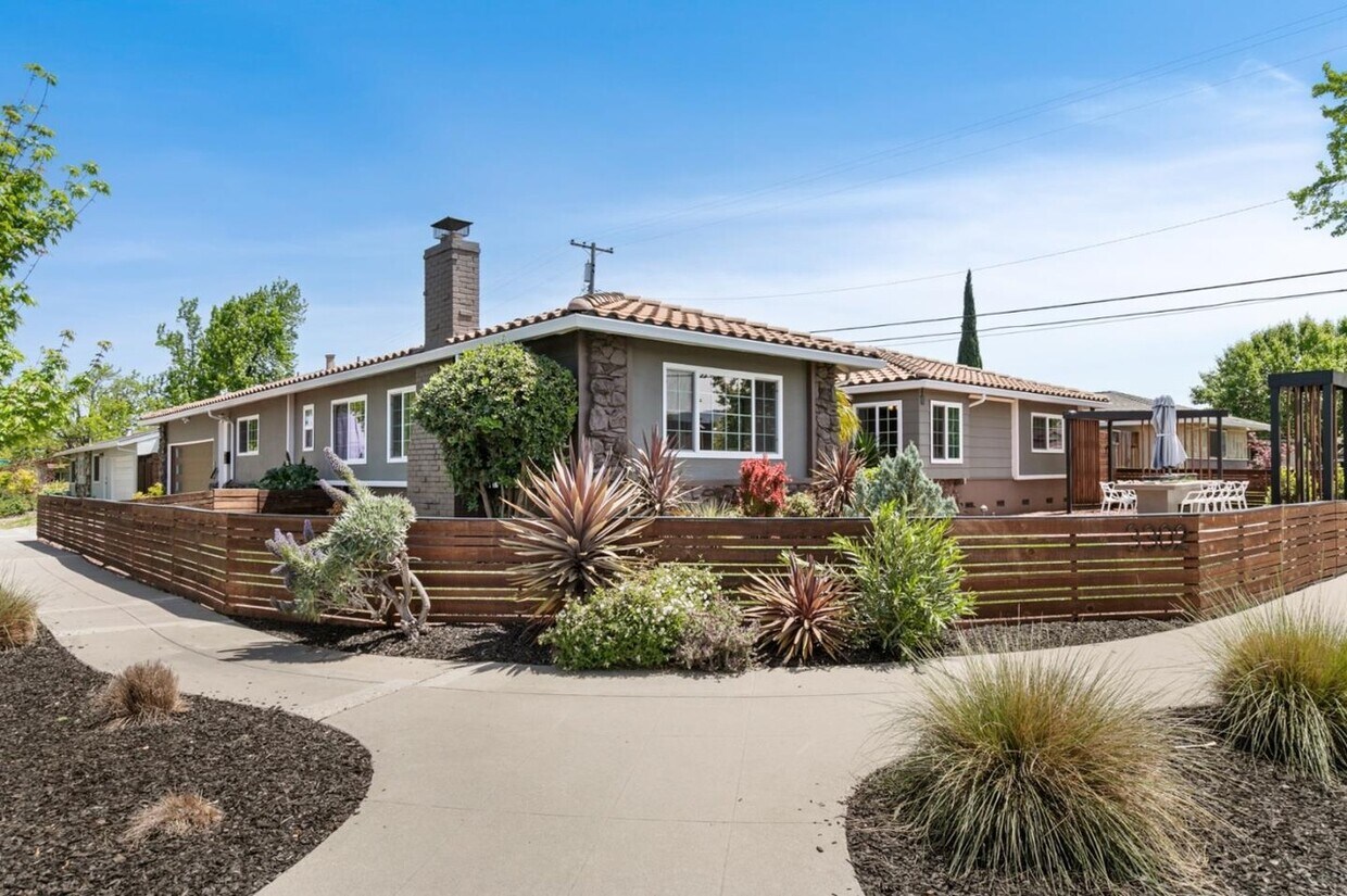Foto principal - 3302 Como Ln