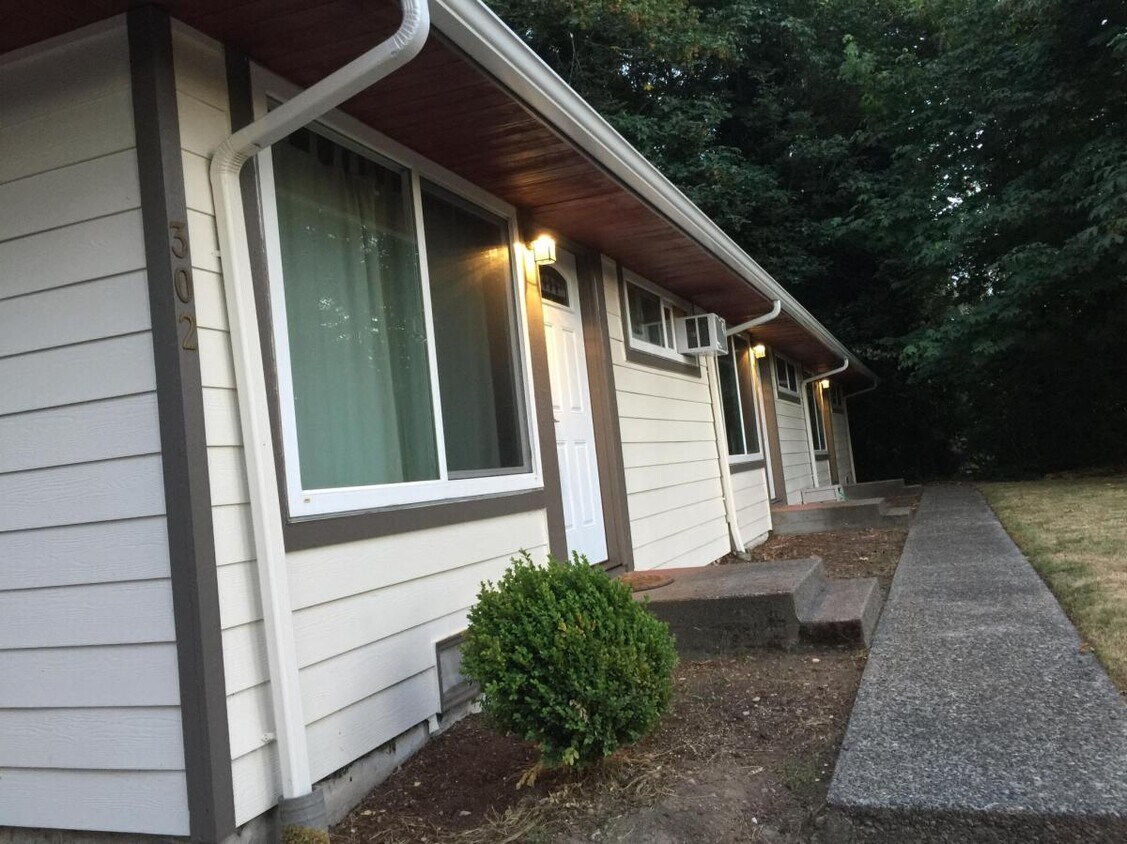 Foto principal - 302 Summit Ave N