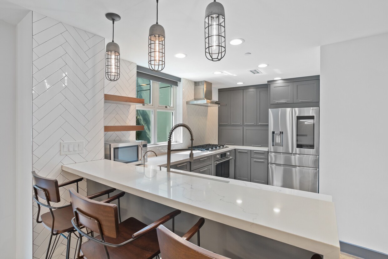 Foto principal - 300 W Beech St