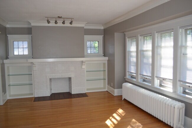 Foto del edificio - 3942 N Farwell Ave