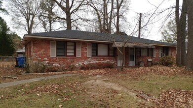 Building Photo - 2110 Rokeby Ave