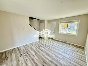 Building Photo - 730 Pierce St S