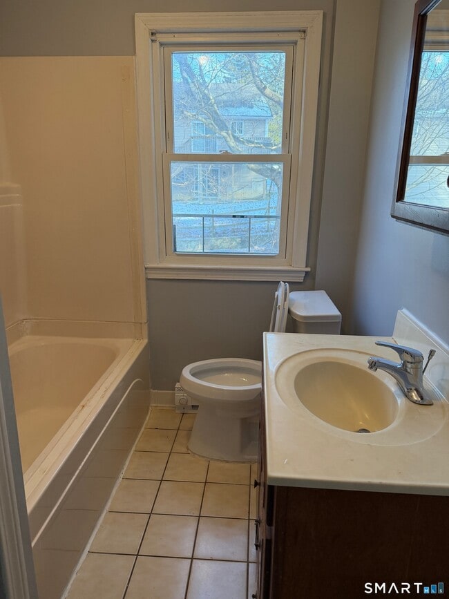 Building Photo - 3 Greenwood St