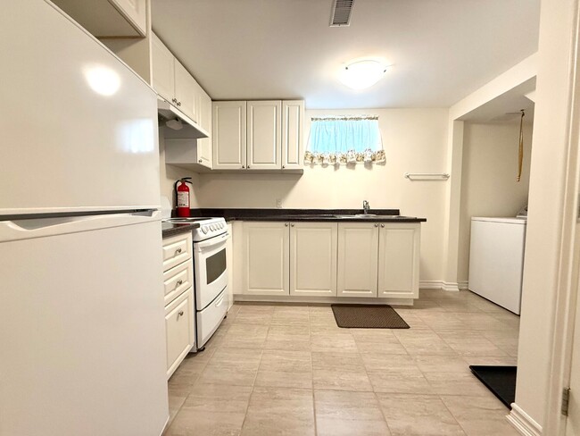 Photo du bâtiment - 92 Glennie Ave