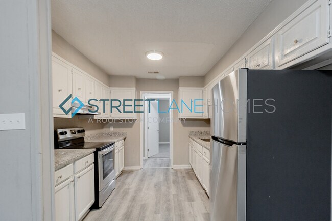 Building Photo - SIGN LEASE BY 2/28 AND GET $250 OFF FIRST ...