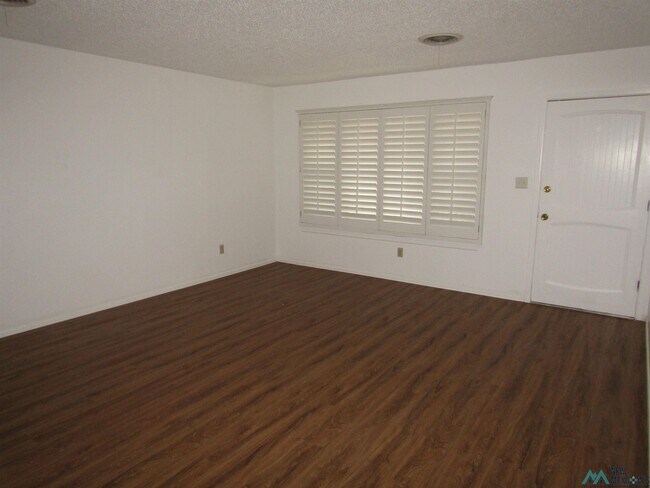 Building Photo - 1806 W Ray Ave