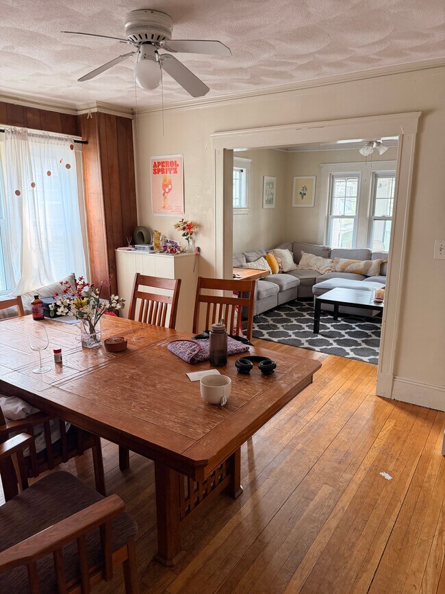 Comida - 49 Sunset Rd