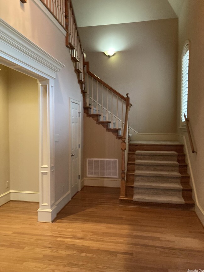 Building Photo - 113 Falata Cir