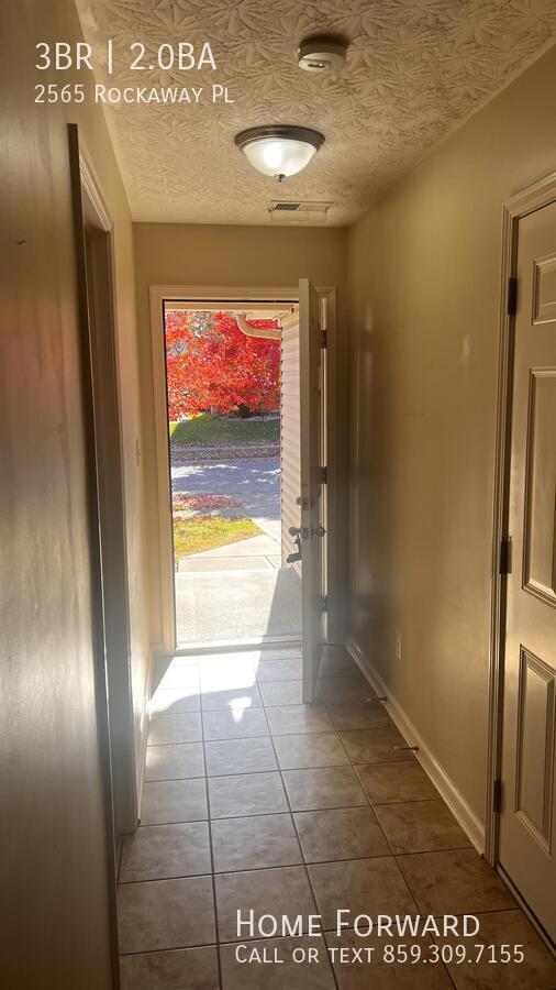 Foto del edificio - 2565 Rockaway Pl