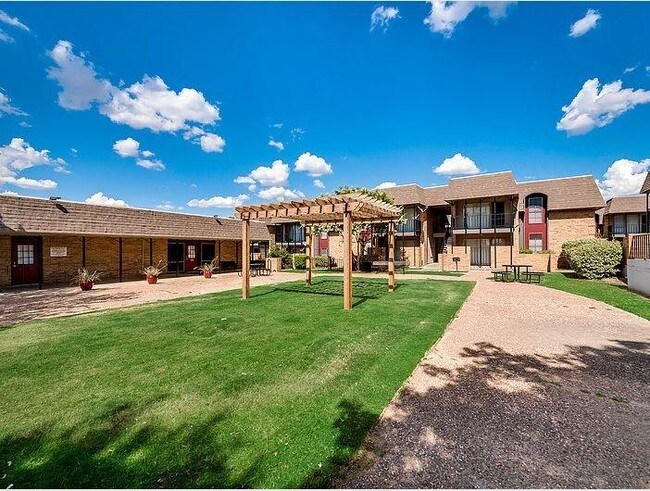 Building Photo - 6327 Woodway Dr