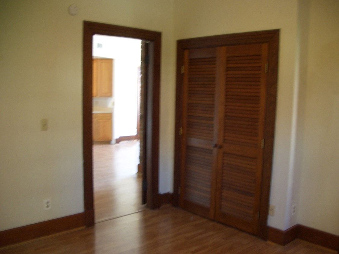 Bedroom - 303 Greenup  (NEW)