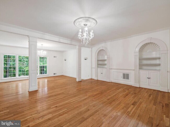 Building Photo - 5139 Westbard Ave