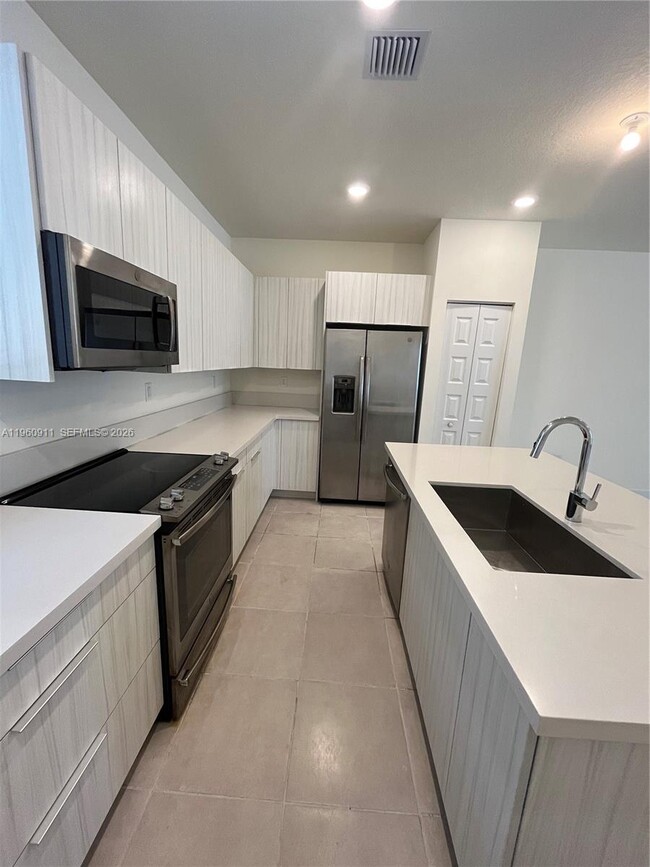 Foto del edificio - 4935 NW 84th Ave