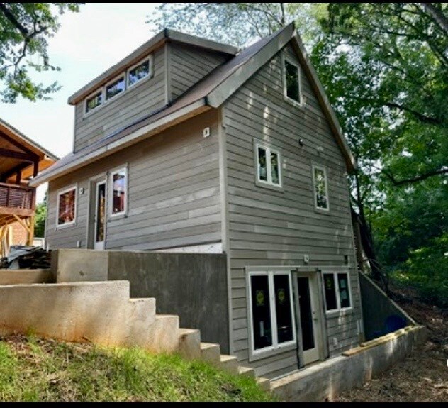 Building Photo - 209 Azalea Dr