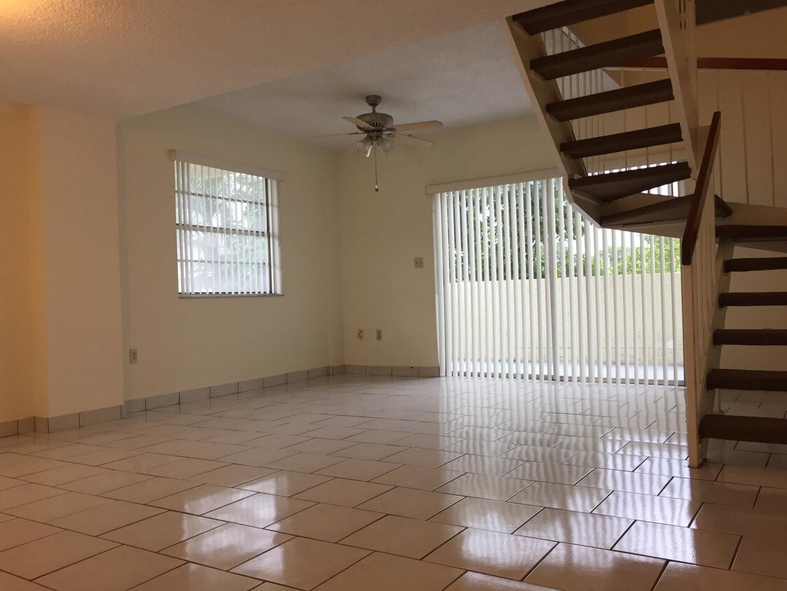 Foto principal - 300 NW 42nd Ave