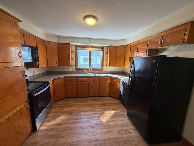 Building Photo - 84 Bowers St