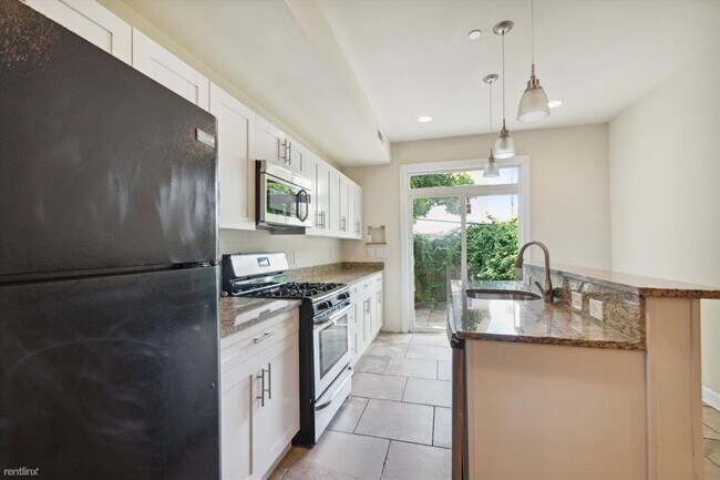 Foto del edificio - 4 br, 3 bath Duplex - 1728 N GRATZ ST Unit...