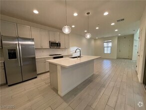 Building Photo - 11751 Emerald Lk Ave