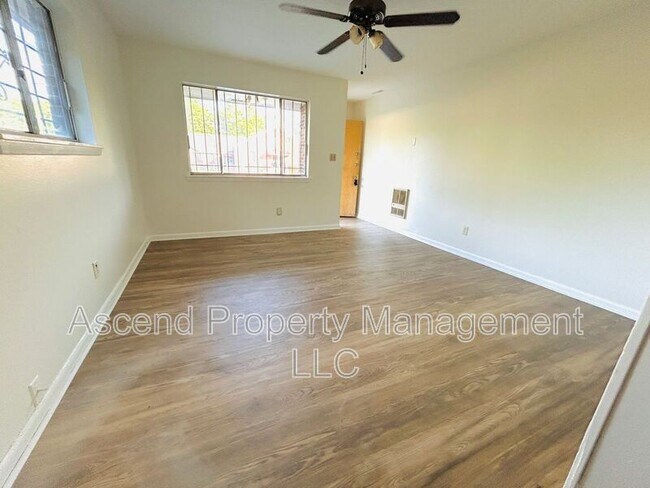 Foto del edificio - 1106 N Hickory St