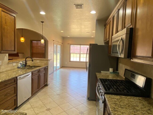 Building Photo - 5 br, 3 bath House - 1212 Whitney Ct