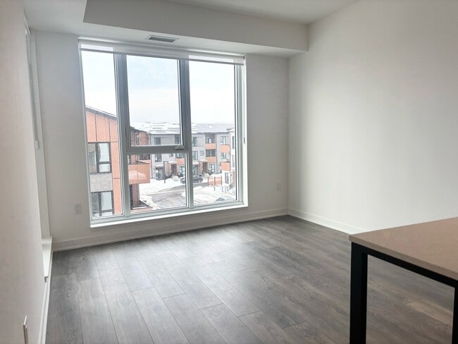 Building Photo - 1 BED + DEN - 1 BATH - BRAMPTON - CONDO