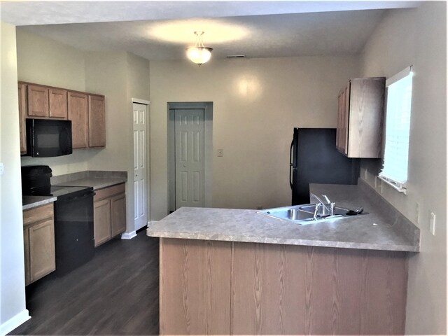 Foto del edificio - 8036 Chesterhill Way