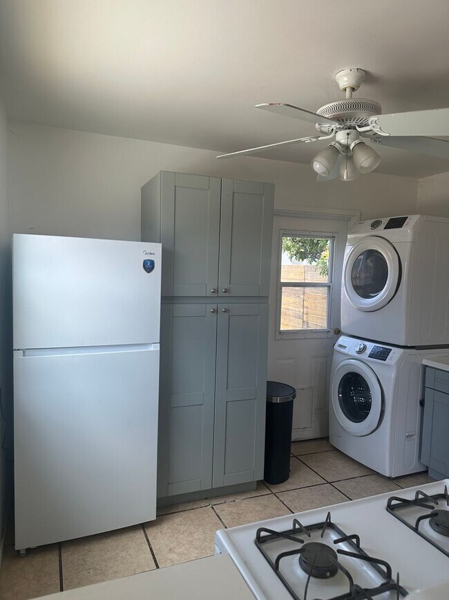 Foto del edificio - 3360-3364 Luna Ave