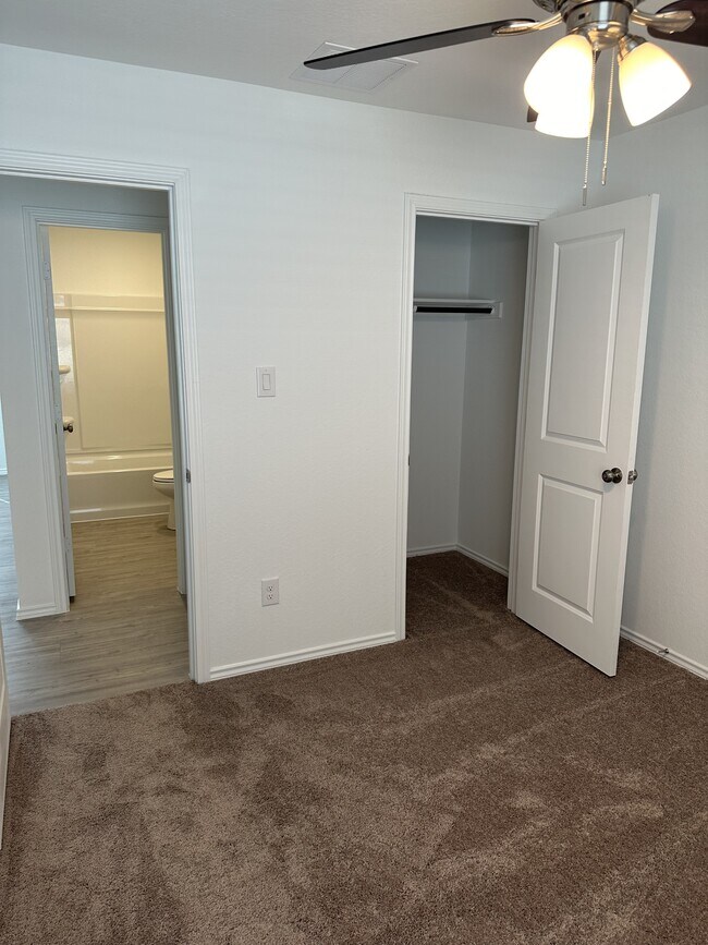 Foto del edificio - 1836 Wood Warbler Ln