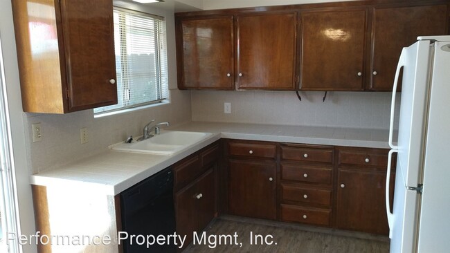 Building Photo - 2 br, 2 bath House - 198 W. Barstow Ave #B