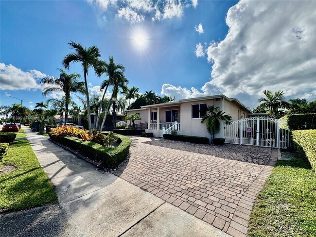 Building Photo - 8000 SW 17th Terrace