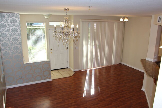 Foto del edificio - 1067 Niguel Ln