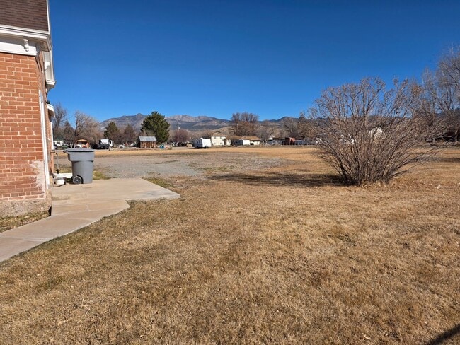 Building Photo - Charming older home