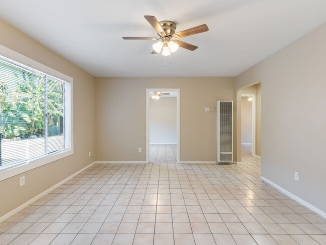 Building Photo - 1050 Gaviota Ave