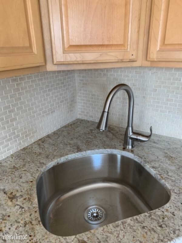 Foto del edificio - 1 br, 1 bath Apartment - 8 Valiant Ct