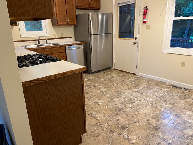 Building Photo - 106 Ghaner Dr
