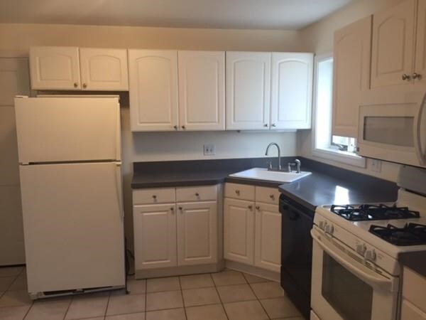 Foto del edificio - 239 Robbins St