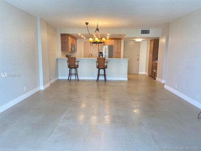 Building Photo - 3800 S Ocean Dr