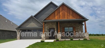 Building Photo - 1000 Trestle Ln
