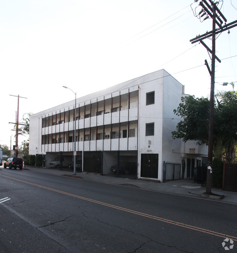 Primary Photo - 6100-6108 Fountain Ave