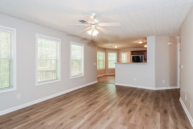 Building Photo - 2498 Tolliver Dr