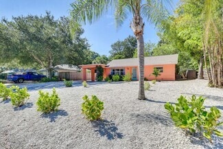 Building Photo - 2738 Martin St